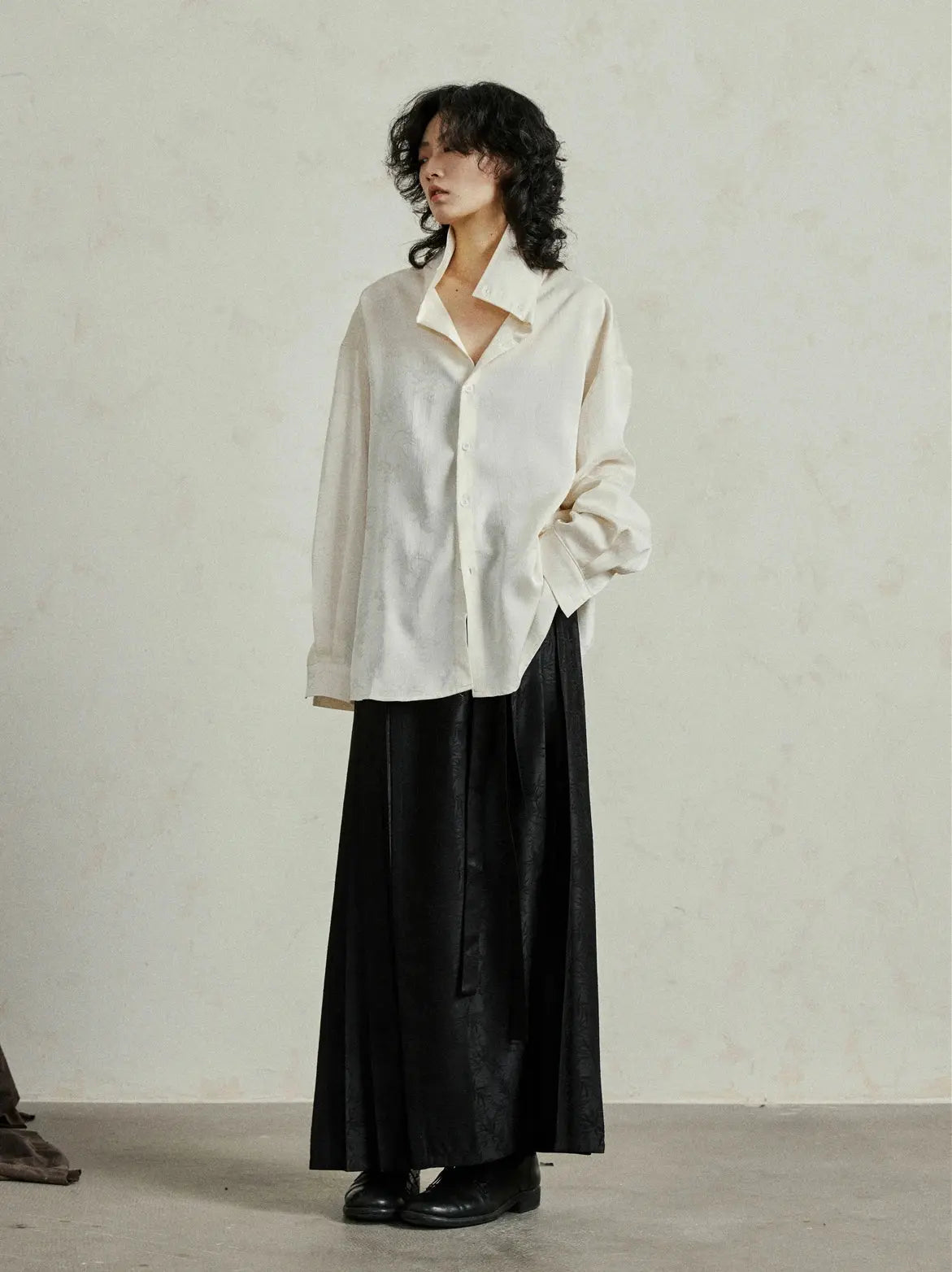 UMI MAO Yamamoto Dark Top Unique Design Sense Spring Chinese Vintage Standing Neck Jacquard Satin Long Sleeved Shirt Shakespare